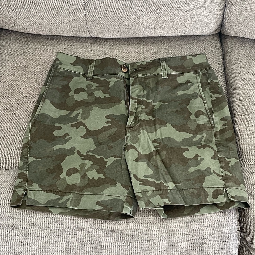 Old Navy women’s everyday high rise short-camouflage